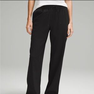 Lululemon Straight-Leg Mid-Rise Pant luxutreme